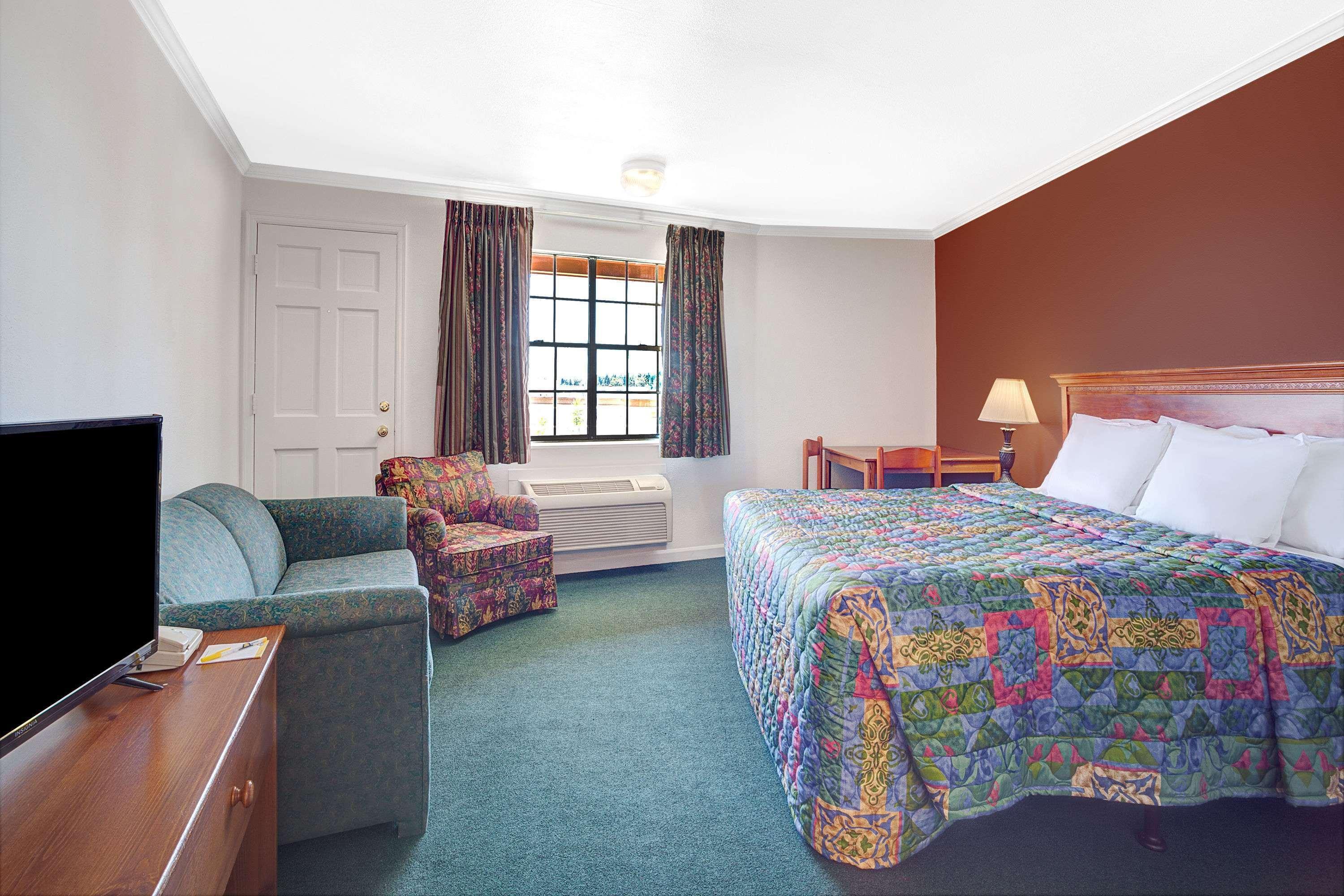 Days Inn By Wyndham エバレット エクステリア 写真
